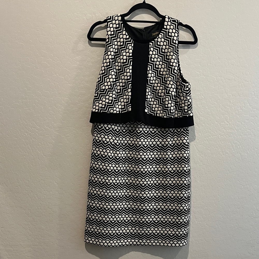 Laundry by Shelli Segal Black & White Geometric Sheath Dress size 12